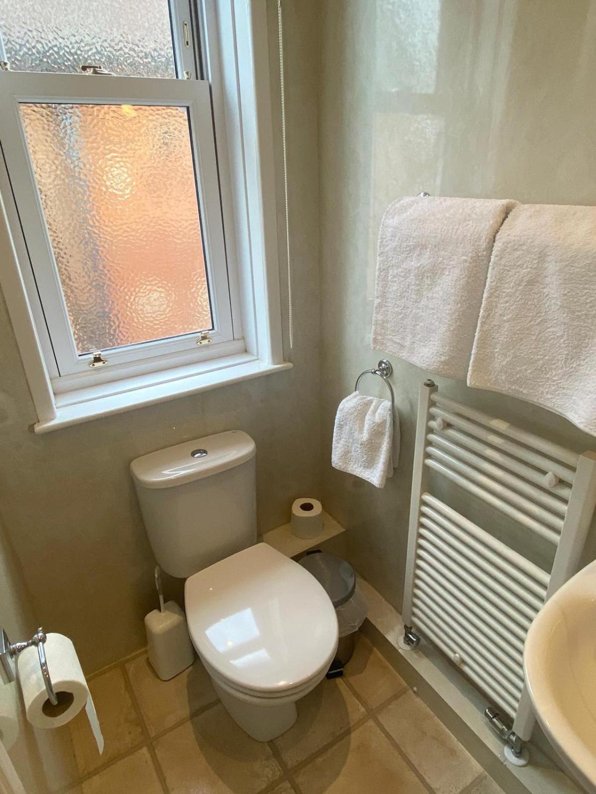 Landguard Lodge Guest House Shipley  Zimmer foto
