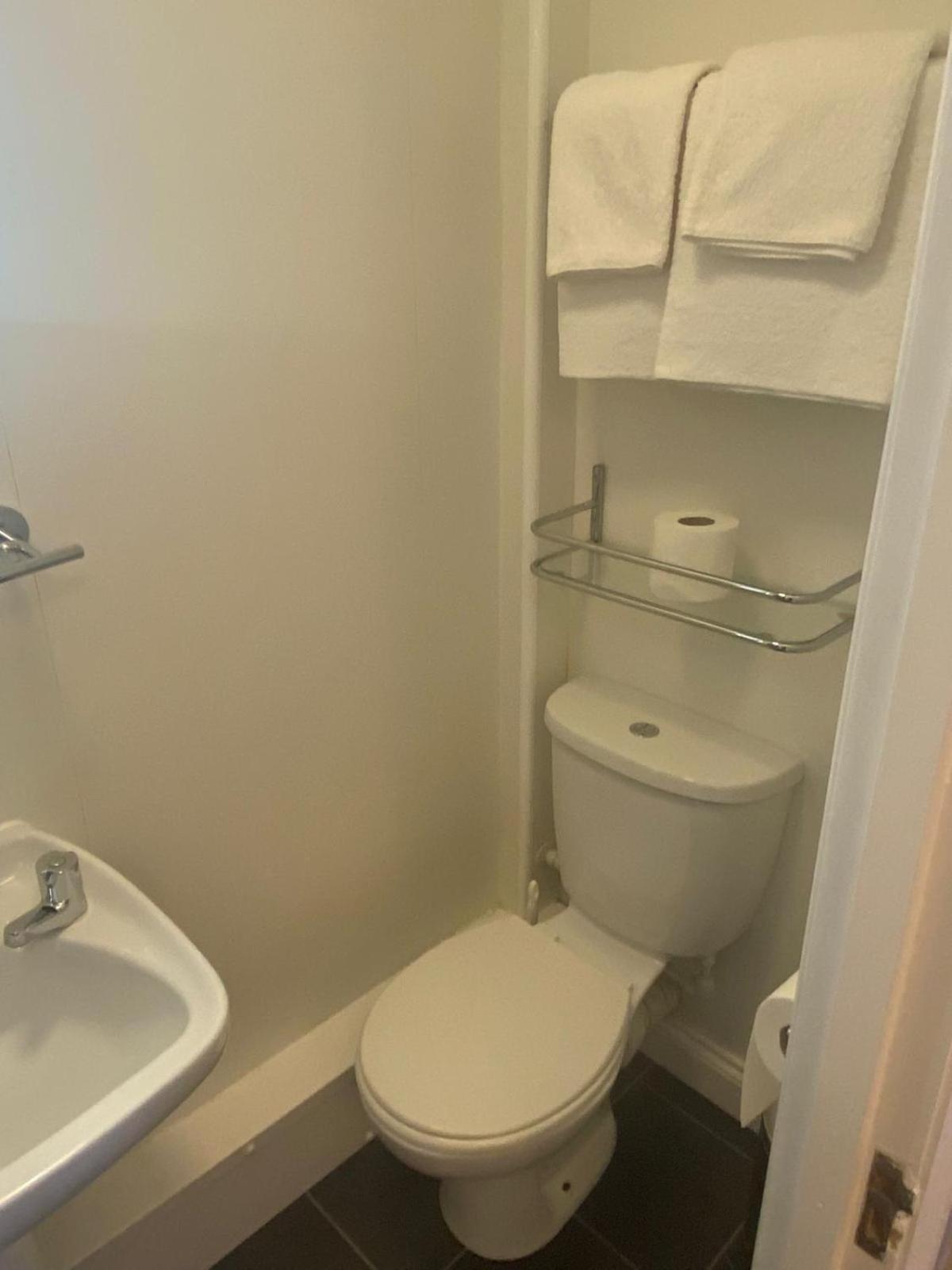 Landguard Lodge Guest House Shipley  Zimmer foto