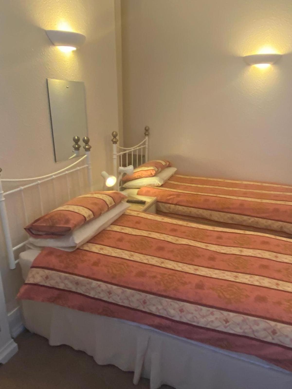 Landguard Lodge Guest House Shipley  Zimmer foto