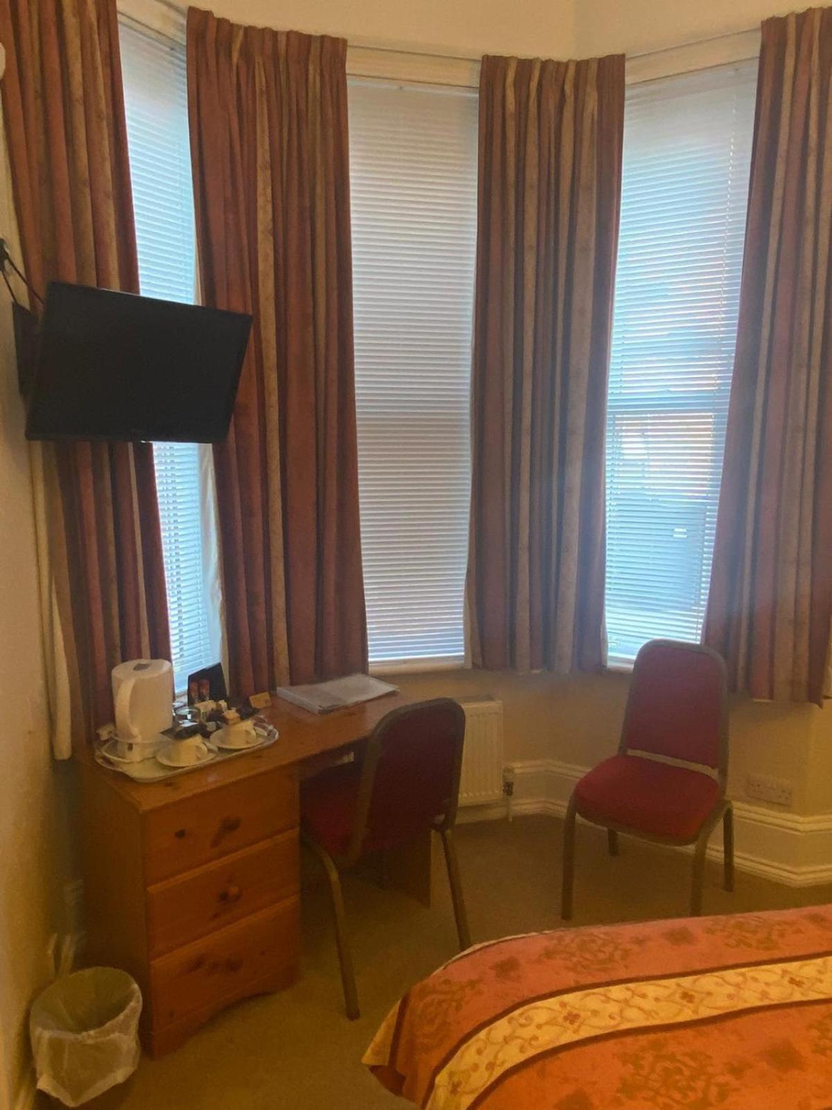Landguard Lodge Guest House Shipley  Zimmer foto